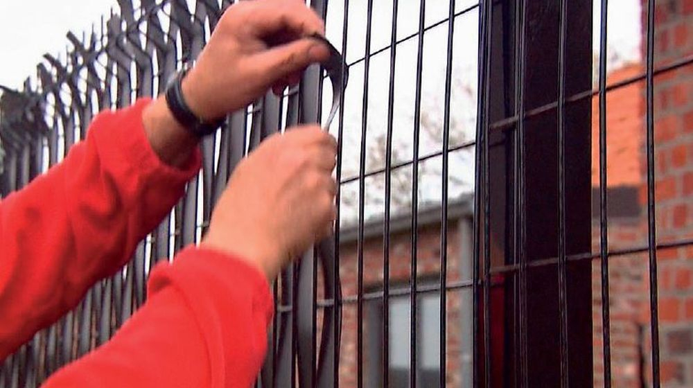 weven draad afsluiting plaatsen