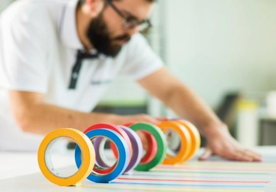 Des adhésifs BOSS Paints, adaptés au peintre