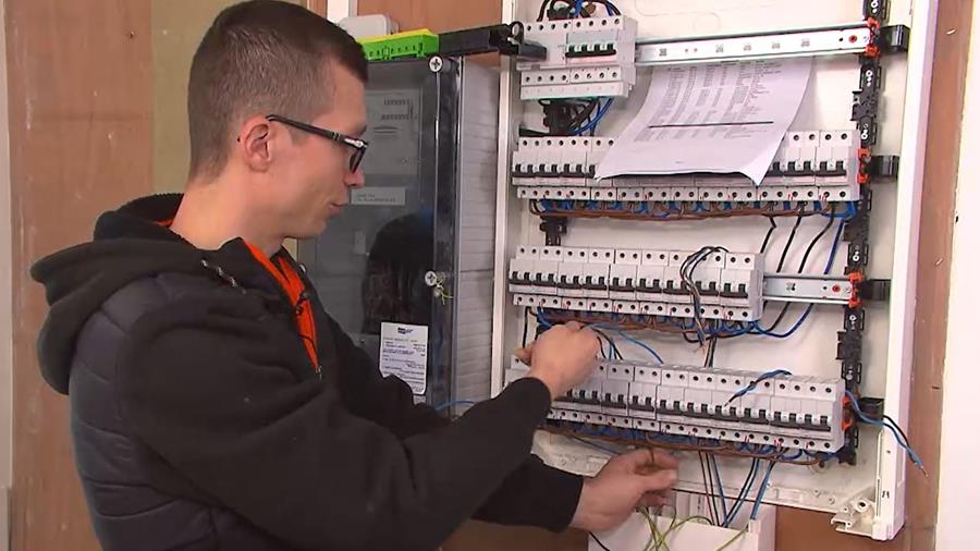 verdeelkast zelf elektriciteit plaatsen