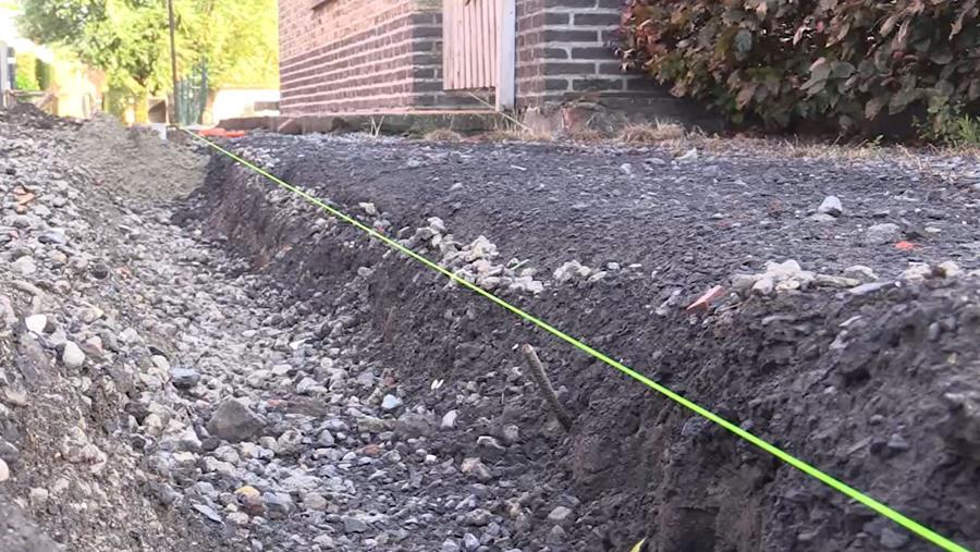 betonpuin allée en gravier