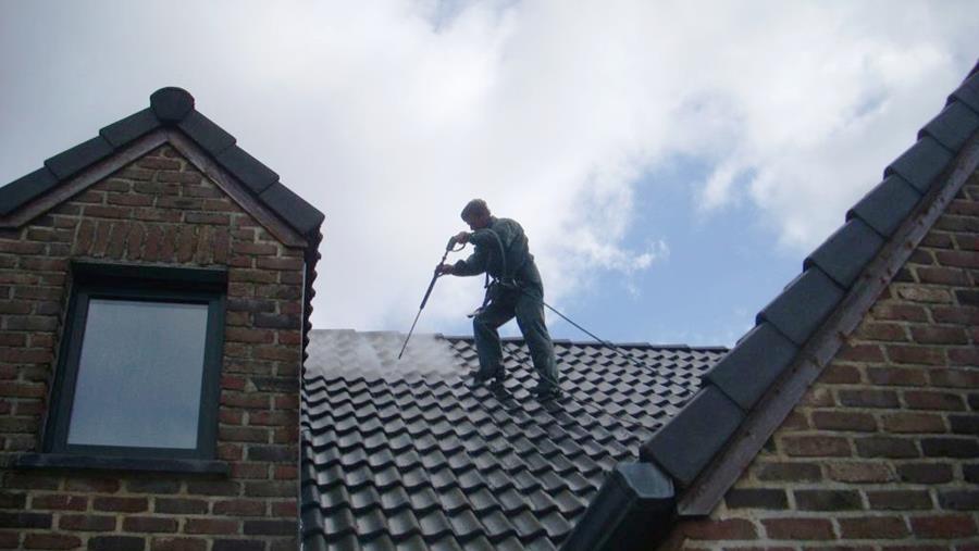 ontmossen werken hogedrukreiniger