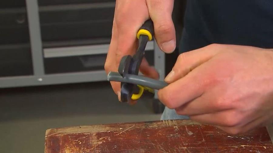 8. coupe-cable Outils pour travaux électriques
