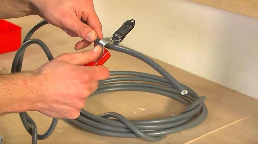 10. Couteau à demanteler Outils pour travaux électriques