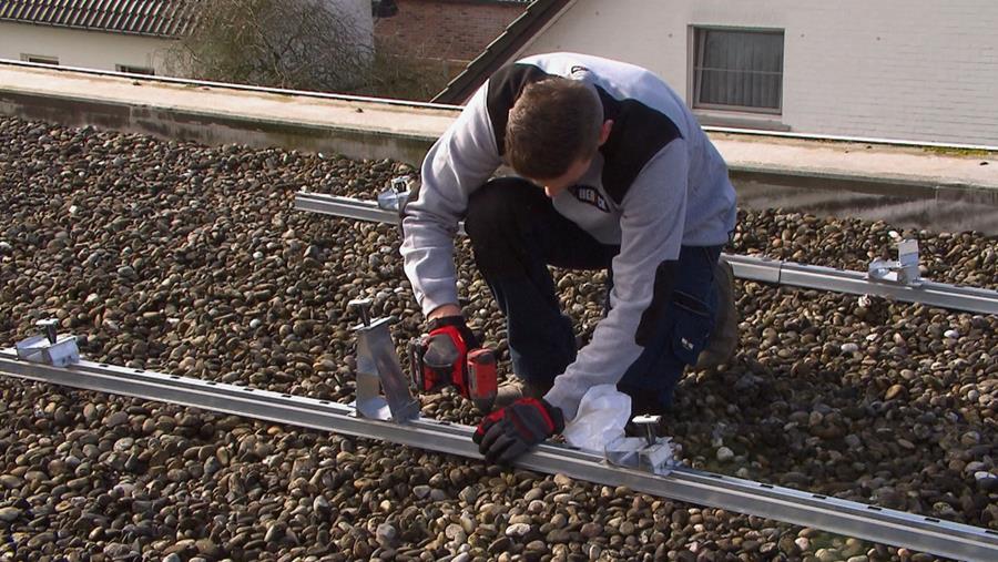 3. Rails, crochets, pieds panneaux solaires