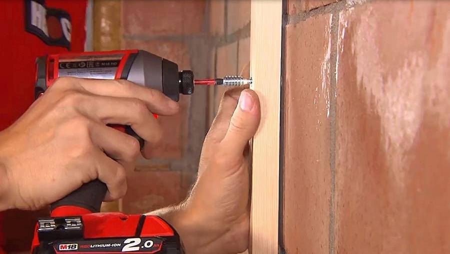 houten latwerk waterdichte wanden badkamer