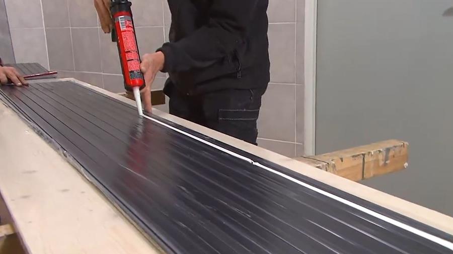 4. lijmen wandpanelen plaatsen