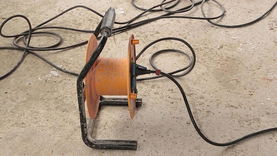 volledig afgerold zelf elektriciteit plaatsen