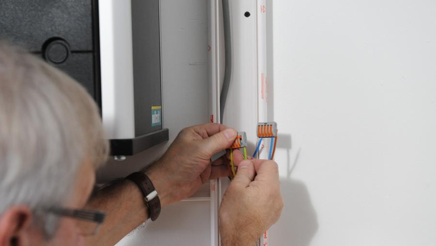 voedingsdraad kabelgoten plaatsen elektriciteit