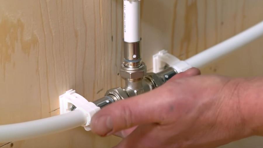 t-stuk ingrepen op sanitair