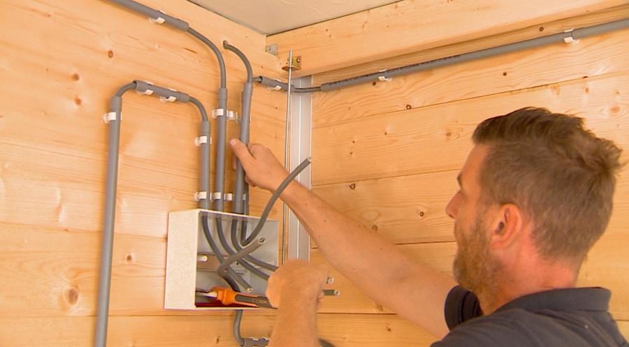 elektriciteit abri de jardin