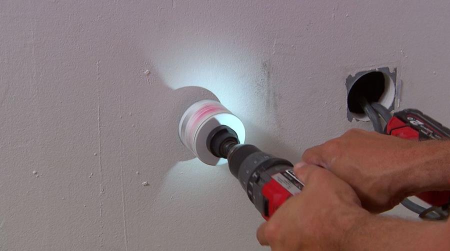 gaten boren Stopcontact verplaatsen