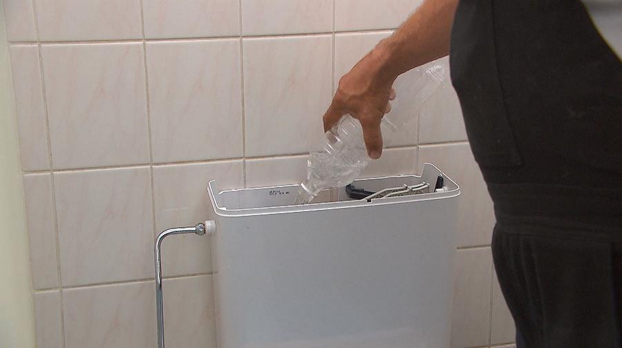 Spoelbak ontkalken met azijn