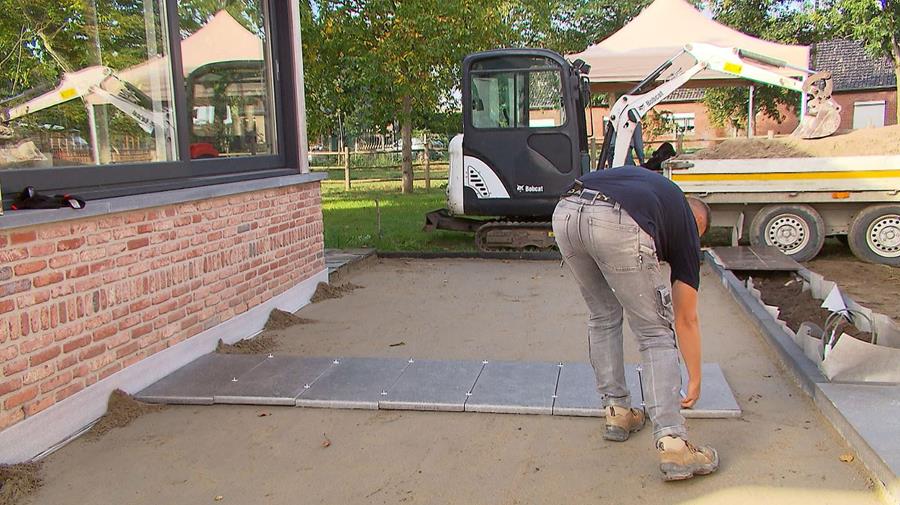 TERRASTEGELS UITPASSEN