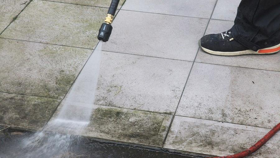 zware vervuiling wegspuiten