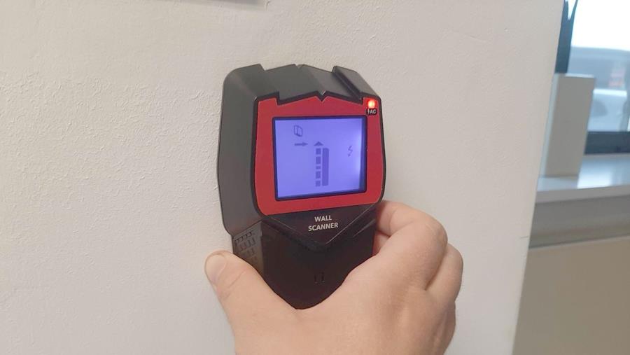 futech wallscanner met voltagemeter