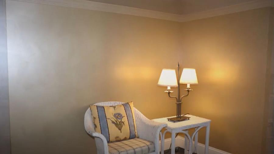 metallic verf op muur