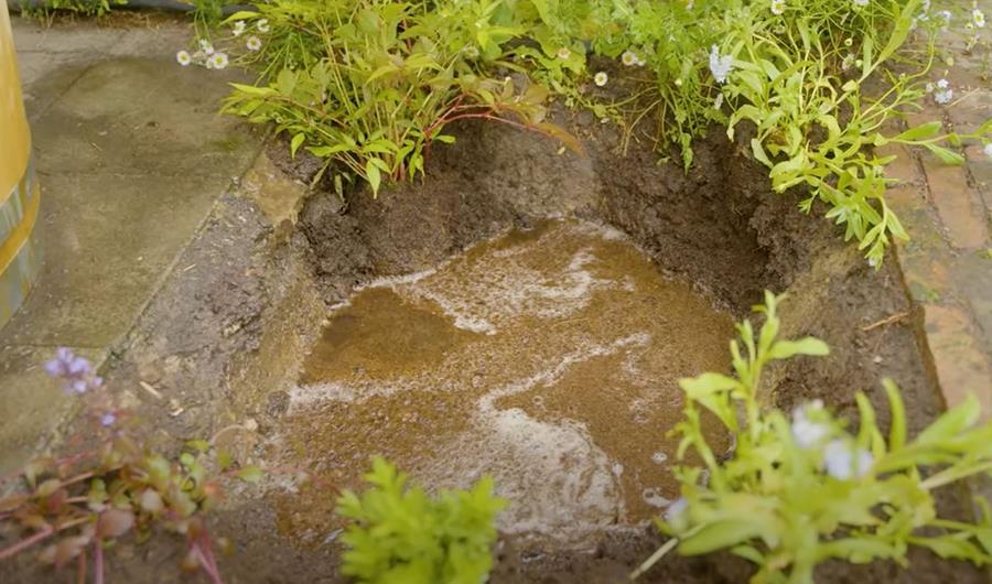 wadi met regenwater in
