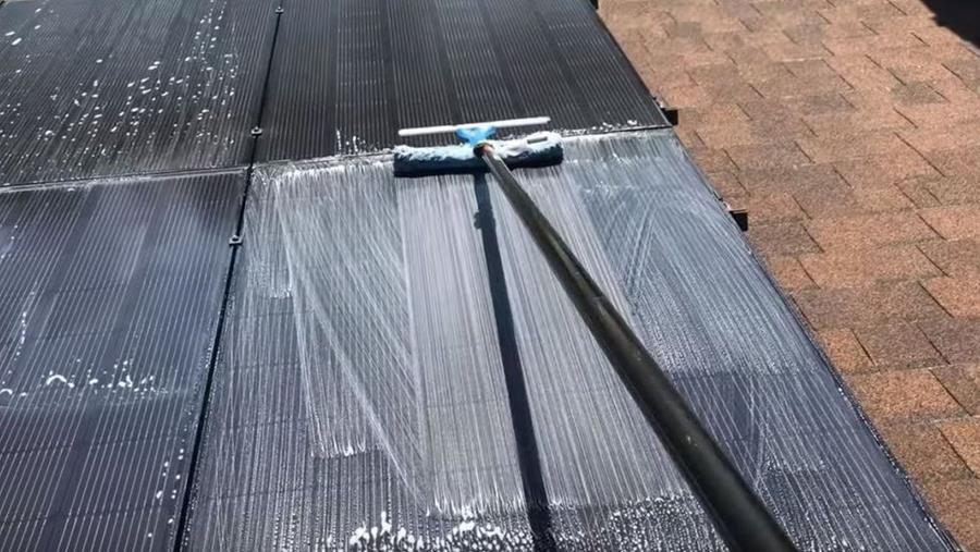 reiniging pv-panelen steel