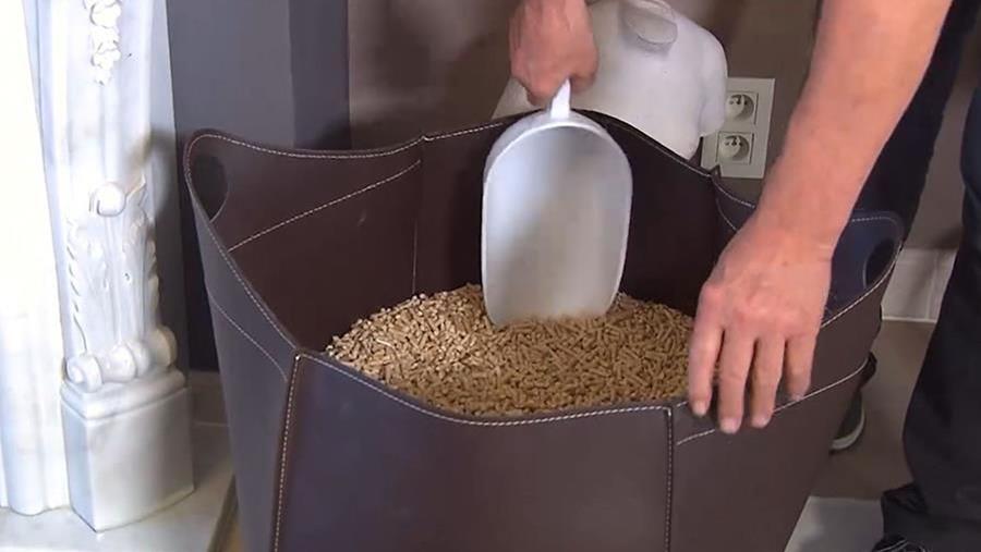 pelletkachel bijvullen