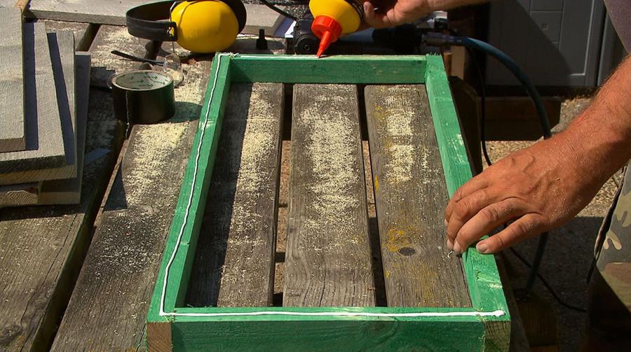 frame tegen planken 1