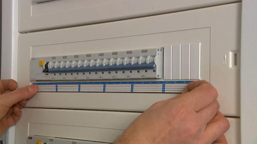 gebruik labels in de kast