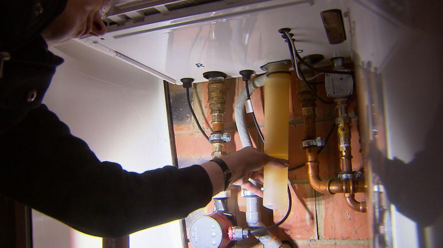 condenswater sifon terugplaatsen