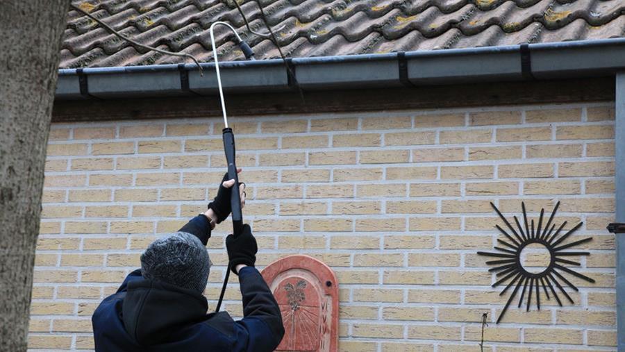 dakgoot reinigen hogedruk