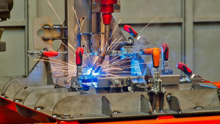 In de lasafdeling staan er zeven las&shy;robots die actief zijn in minstens twee shifts